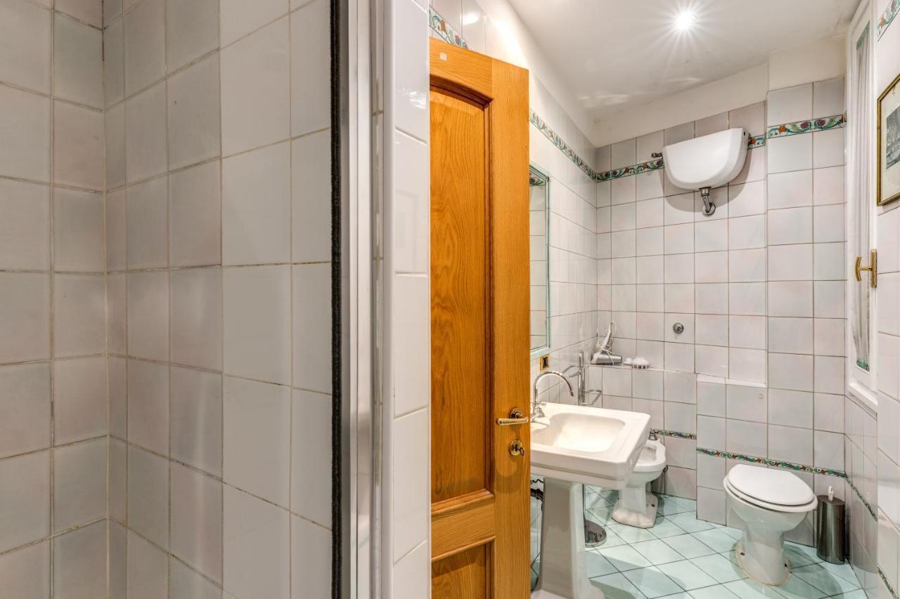 Appartement Lovely Flat By The Trevi Fountain à Rome Extérieur photo