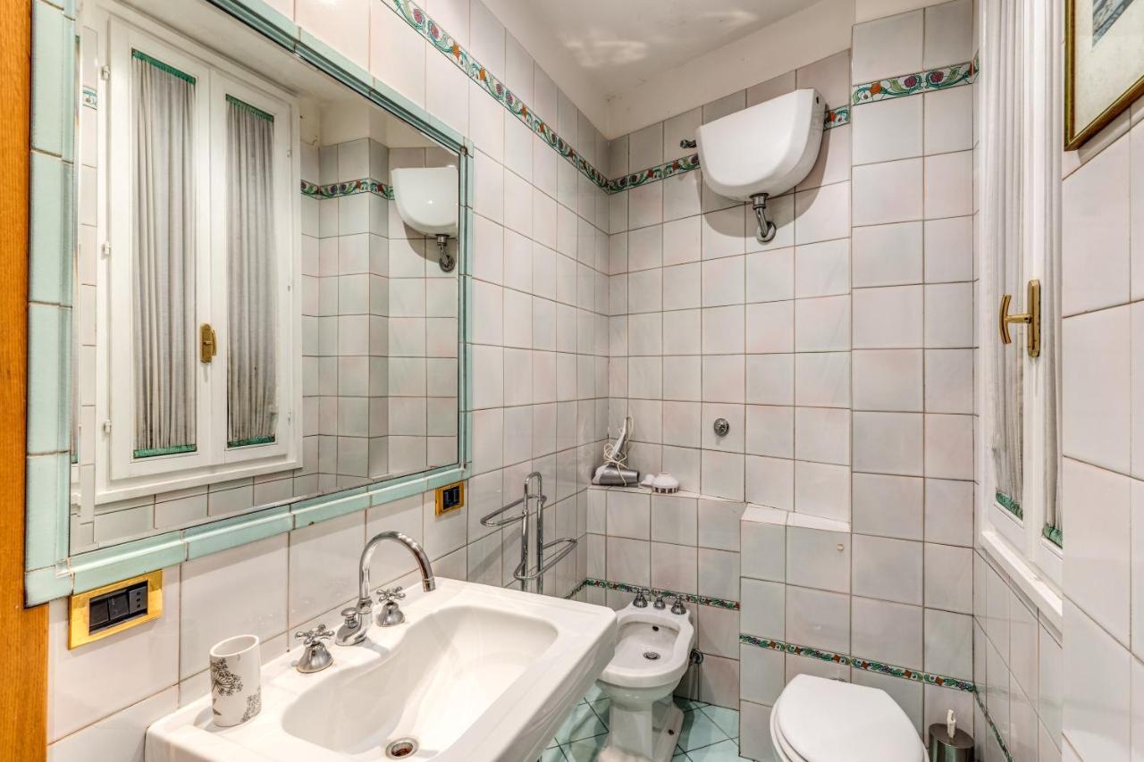 Appartement Lovely Flat By The Trevi Fountain à Rome Extérieur photo