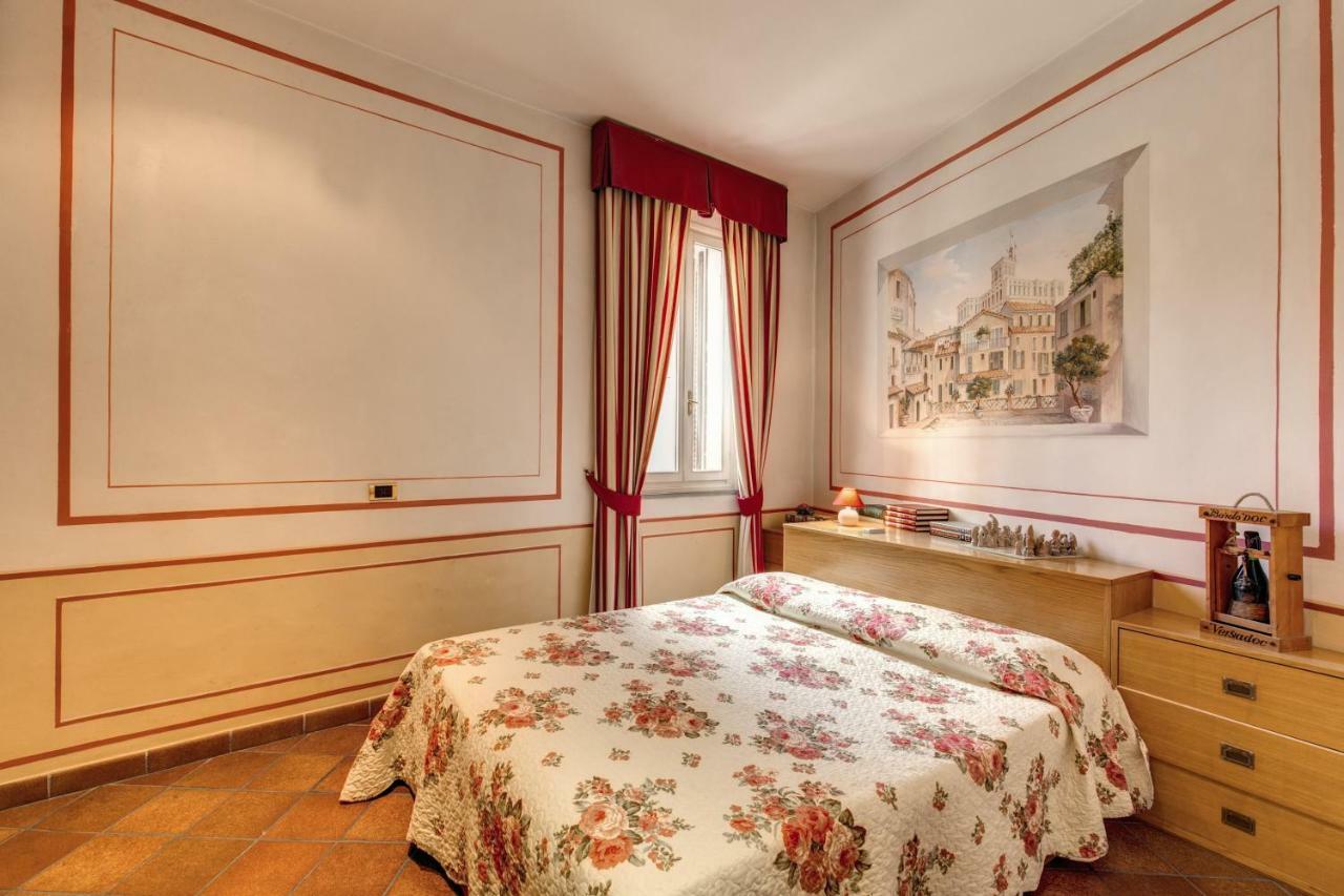 Appartement Lovely Flat By The Trevi Fountain à Rome Extérieur photo