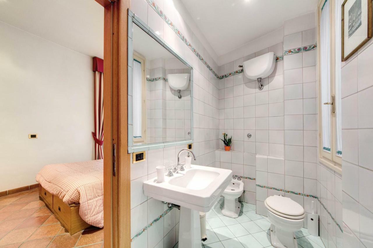 Appartement Lovely Flat By The Trevi Fountain à Rome Extérieur photo